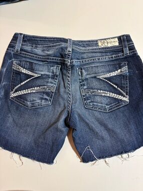 Women's Dark Blue Straight Leg Jean shorts with Contrast Pocket Stitching